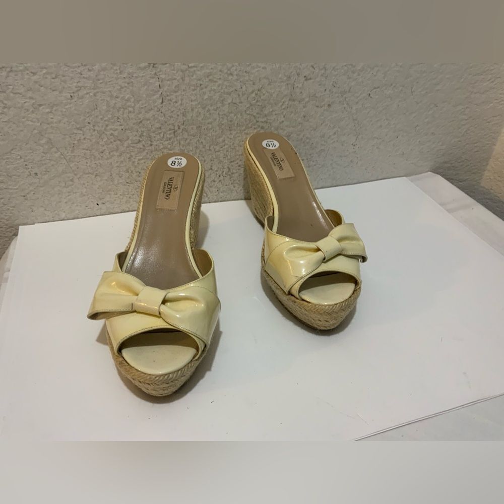 Valentino Garavani Patent Leather Slides Wedges Shoes Size 8.5/39